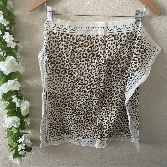 Bandana - Picture 7 of 9